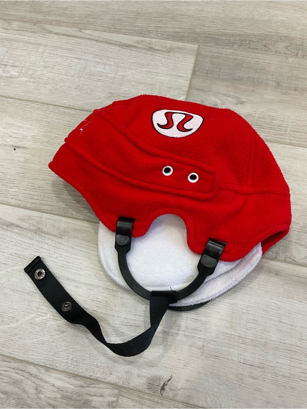 Lululemon Athletica 2010 Team Canada Fleece Hockey Helmet Style Toque hat